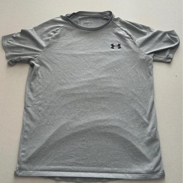 Under Armour Men's T-shirt - Grey - S on Productcaster.