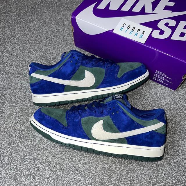 Nike Men's Trainers - Blue - UK 10.5 on Productcaster.