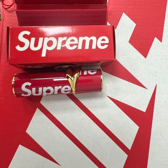 Supreme Lipstick - Red/Black on Productcaster.