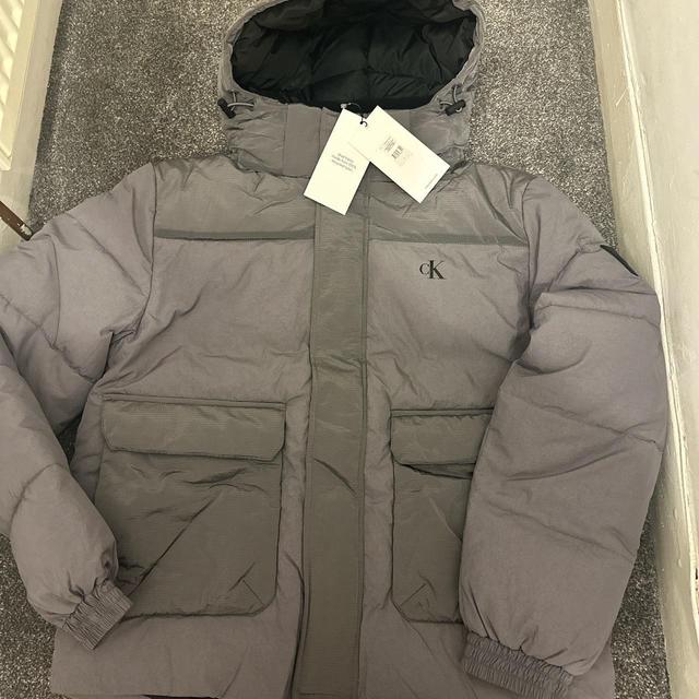 Calvin Klein Men's Puffer Jacket - Grey - L on Productcaster.