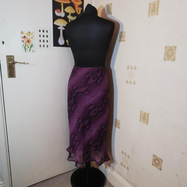 New Look Women's Midi Skirt - Purple - UK 10 on Productcaster.