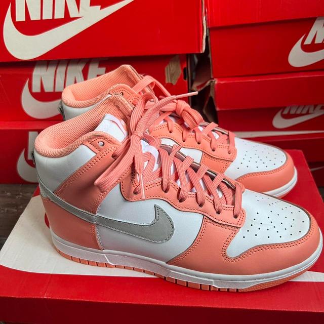 Nike Women's Trainers - Pink/White - UK 4 on Productcaster.