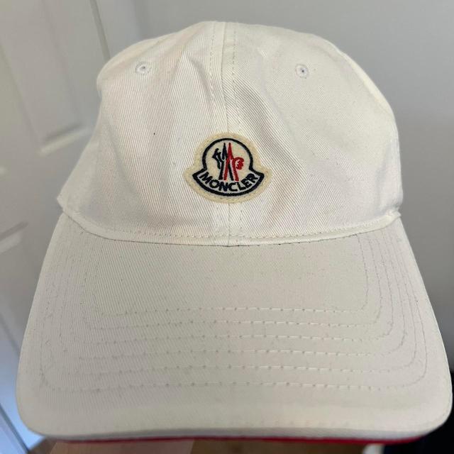 Moncler Men's Caps - White on Productcaster.