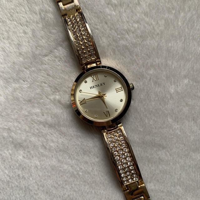 Henleys Women's Analogue Watch - Gold on Productcaster.