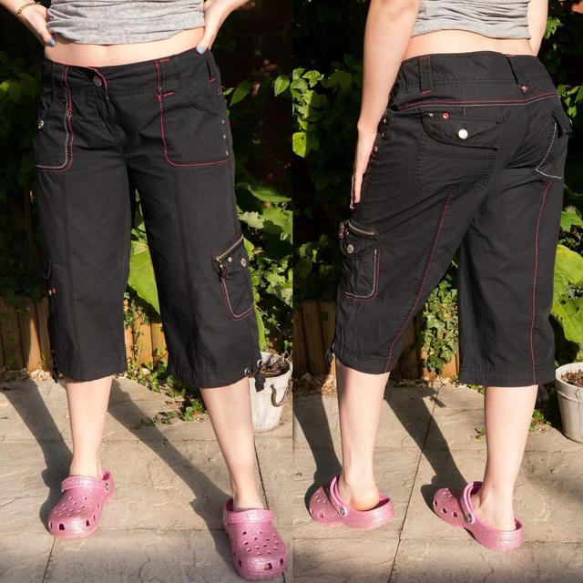 Denim & Co. Women's Low rise Capri Trousers - Black/Pink - UK 12 on Productcaster.