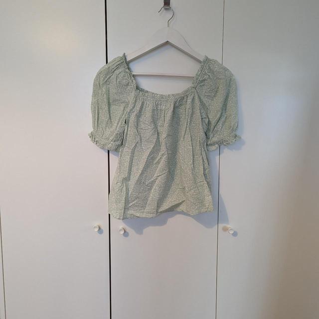 & Other Stories Women's Blouse - Green - 10 on Productcaster.