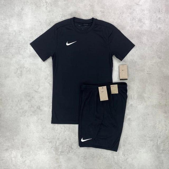 Nike Men's Sweatpants - Black - L on Productcaster.