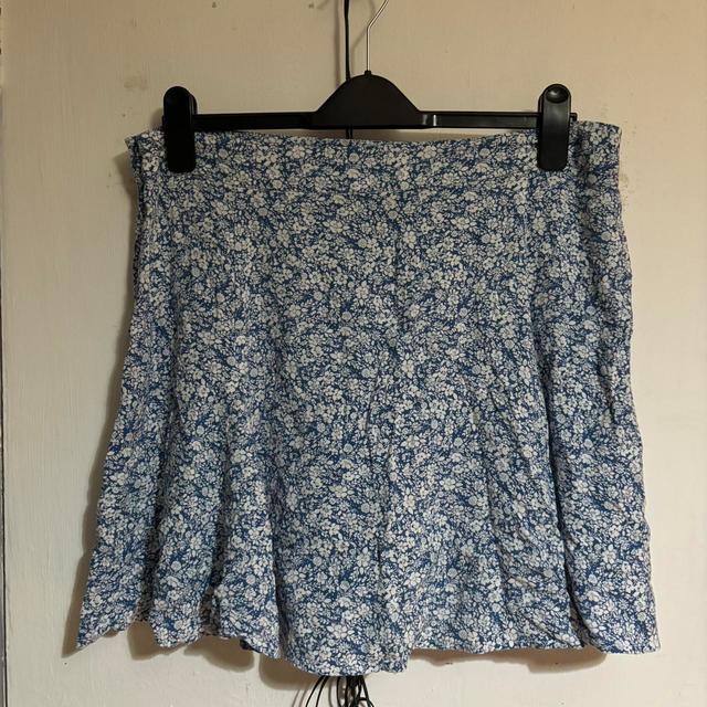 New Look Women's Skirt - Blue/White - UK 16 on Productcaster.