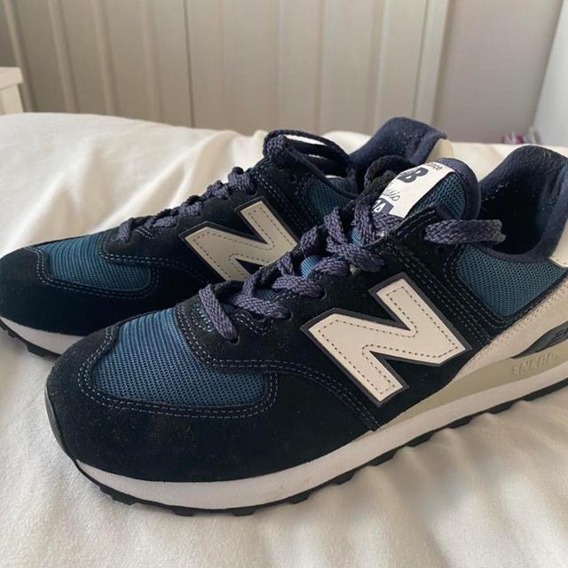 New Balance Women's Trainers - White/Navy - UK 7 on Productcaster.