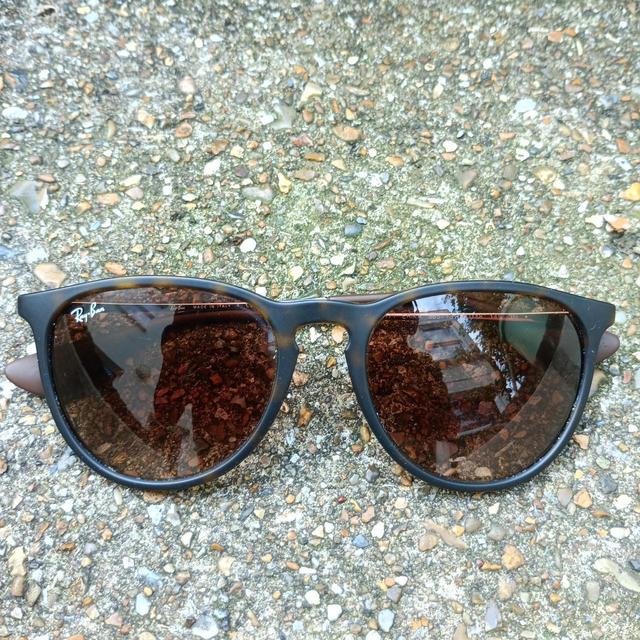 Ray-Ban Women's Sunglasses - Black/Brown on Productcaster.