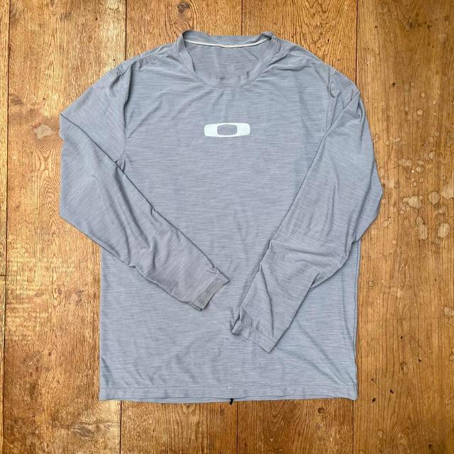 Oakley Men's T-shirt - Grey - L on Productcaster.