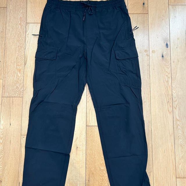 H&M Men's Cargo Trousers - Black - M on Productcaster.