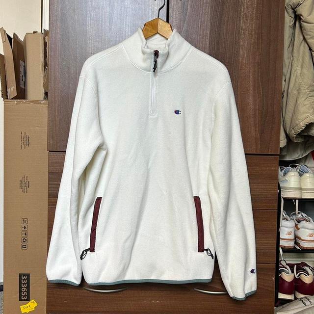 Champion Men's Jumper - White - L on Productcaster.