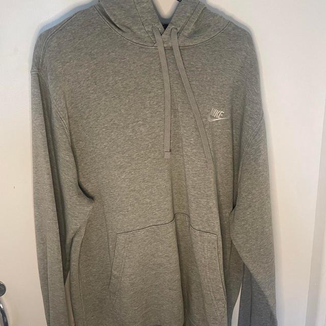 Nike Men's Hoodie - Grey - M on Productcaster.