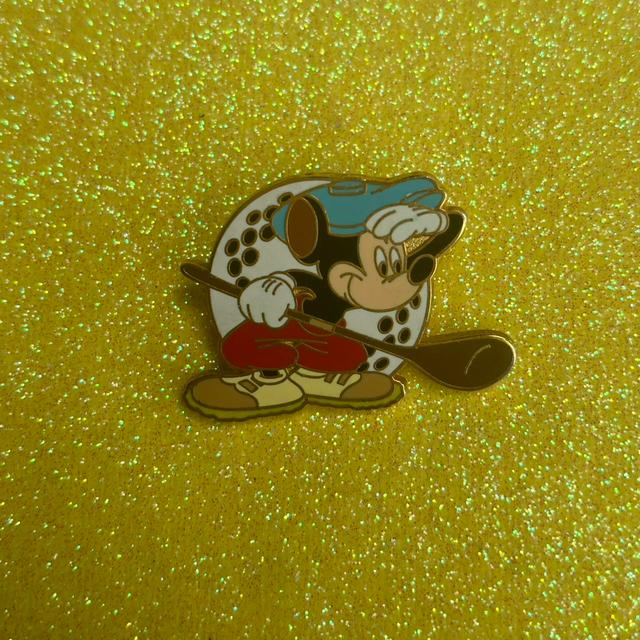 Disney Women's Brooch - Multi/Yellow on Productcaster.