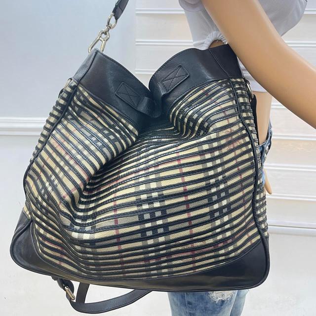 Burberry Women's Shoulder bags - Black/Multi on Productcaster.