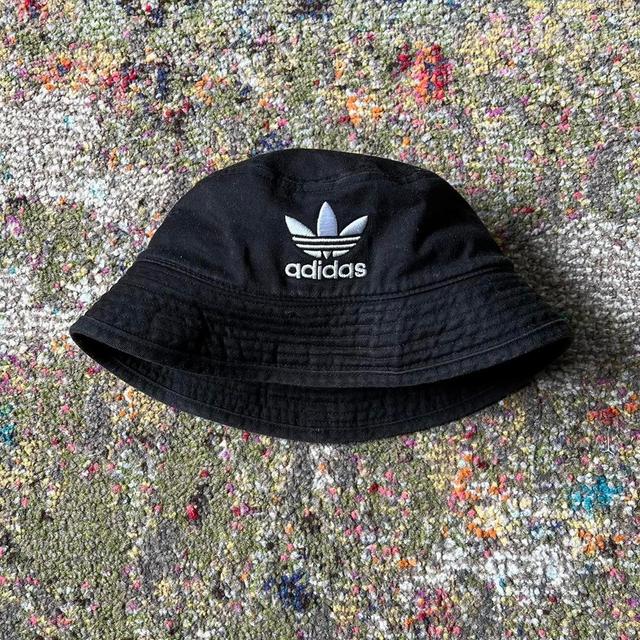 Adidas Men's Bucket hats - White on Productcaster.