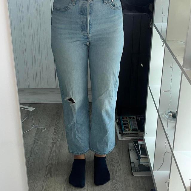 Levi's Women's Jeans - Blue - S on Productcaster.