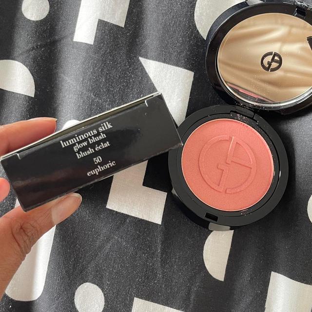 Giorgio Armani Blusher - Pink on Productcaster.