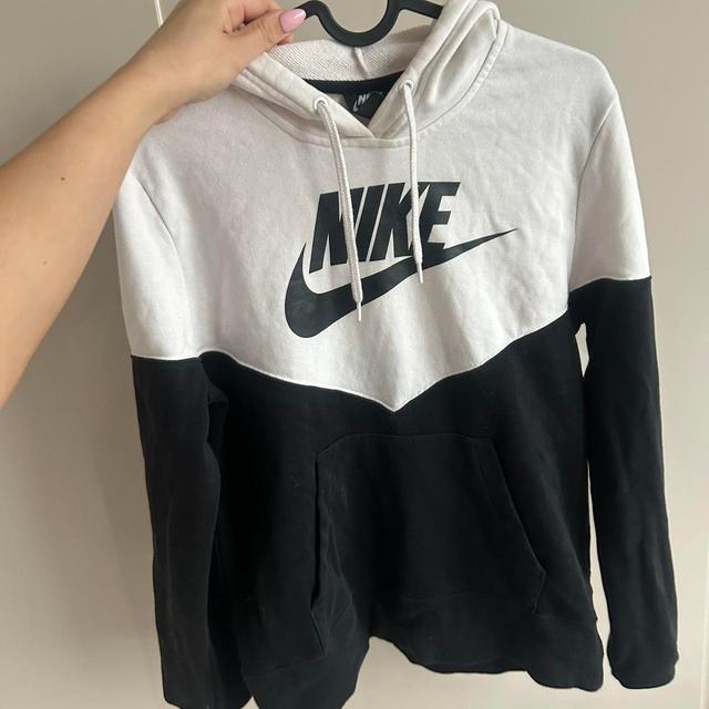 Nike Men's Hoodie - Black/White - M on Productcaster.