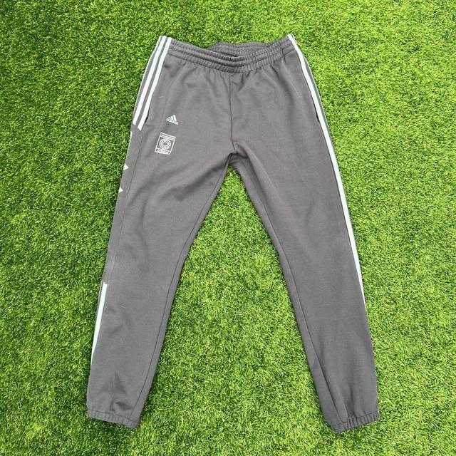 Yeezy Men's Sweatpants - Grey - M on Productcaster.