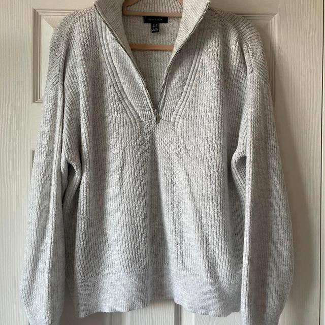 New Look Women's Jumper - Grey - M on Productcaster.