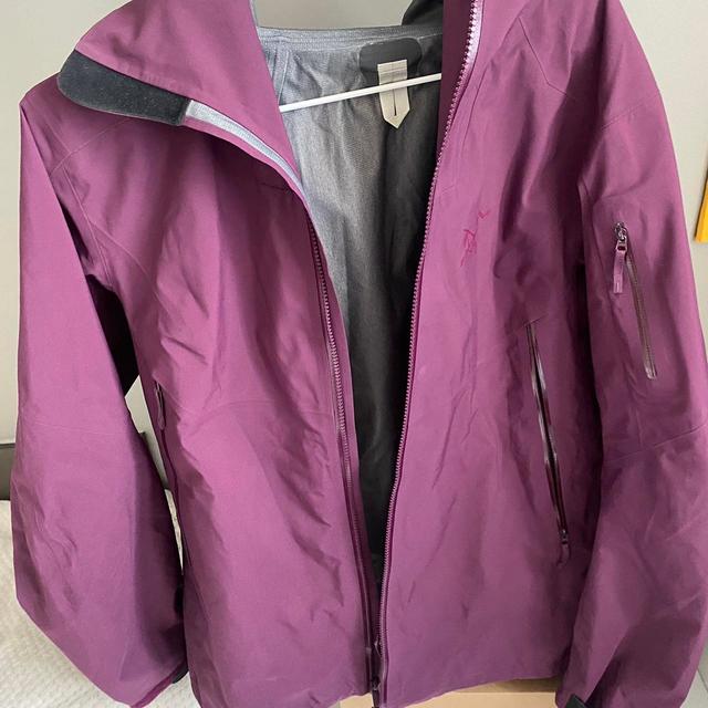 Arc'teryx Women's Ski Coat - Purple - L on Productcaster.