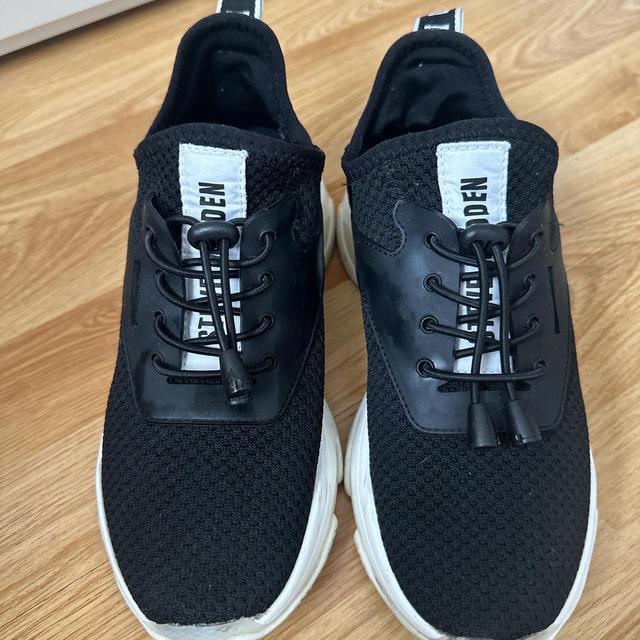 Steve Madden Women's Trainers - Black/White - UK 4 on Productcaster.