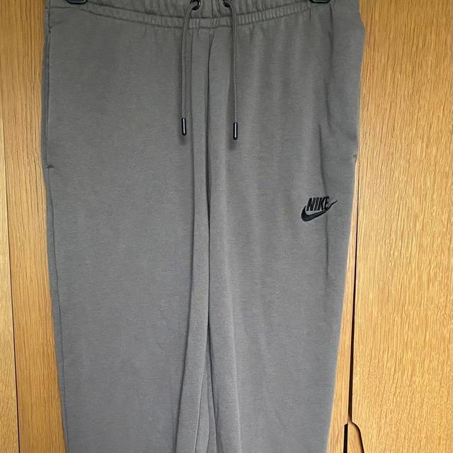 Nike Men's Sweatpants - Grey - XS on Productcaster.