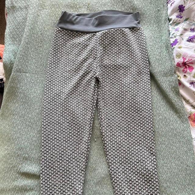 Women's Leggings - Grey - L on Productcaster.