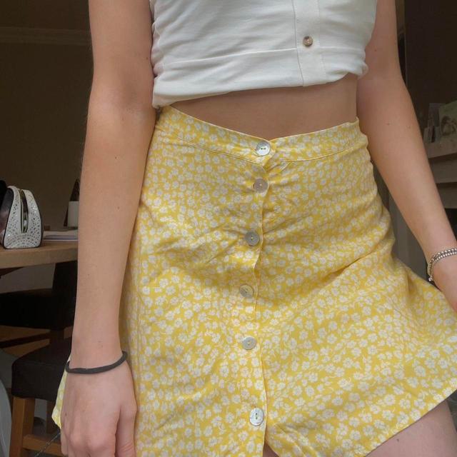 H&M Women's Mini Skirt - Yellow - UK 6 on Productcaster.