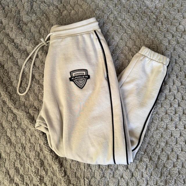 Alphalete Men's Sweatpants - White/Cream - 32" on Productcaster.