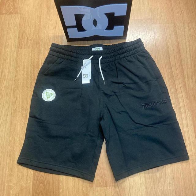 DC Shoes Men's Shorts - Black - XXL on Productcaster.