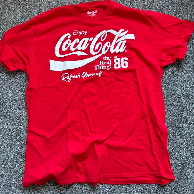 Coca-Cola Men's T-shirt - Red - XL on Productcaster.