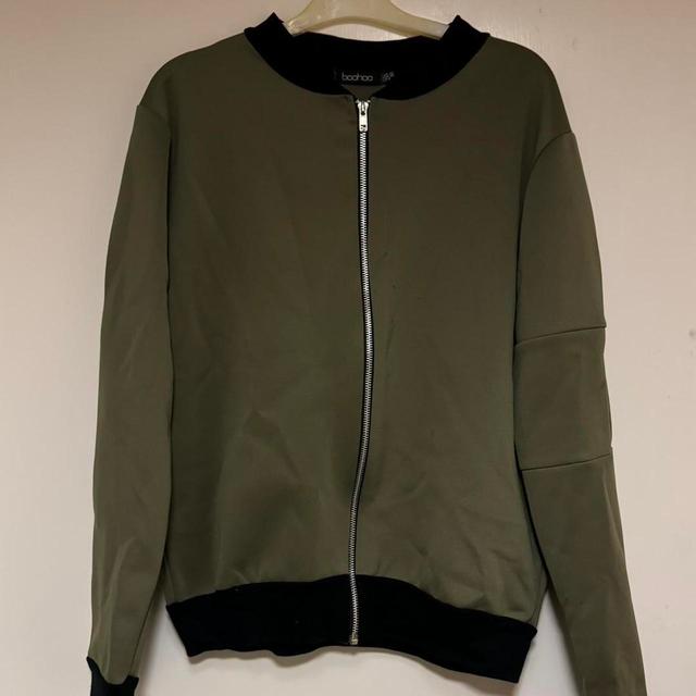 Boohoo Women's Bomber Jacket - Khaki/Green - UK 10 on Productcaster.