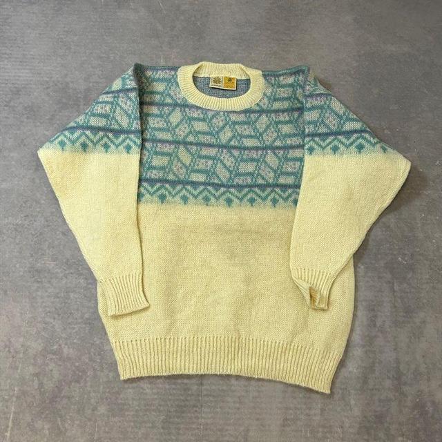 Vintage Men's Jumper - Cream - M on Productcaster.