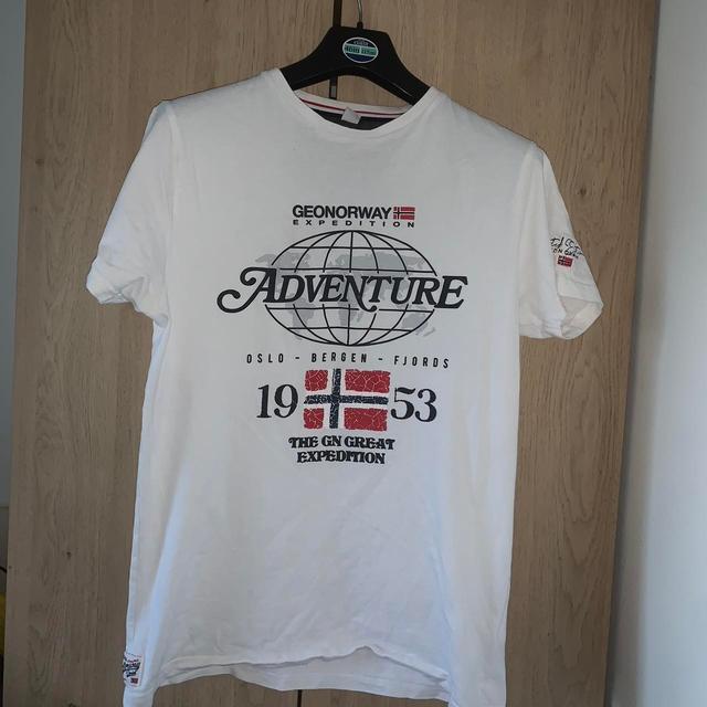 Men's T-shirt - White - M on Productcaster.