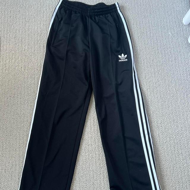 Adidas Originals Women's Sweatpants - Black - UK 8 on Productcaster.