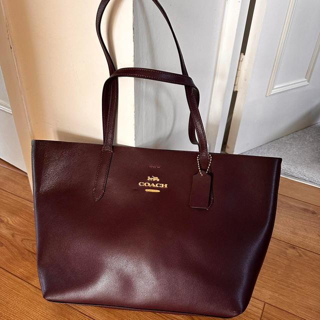 Coach Women's Tote bags - Burgundy on Productcaster.