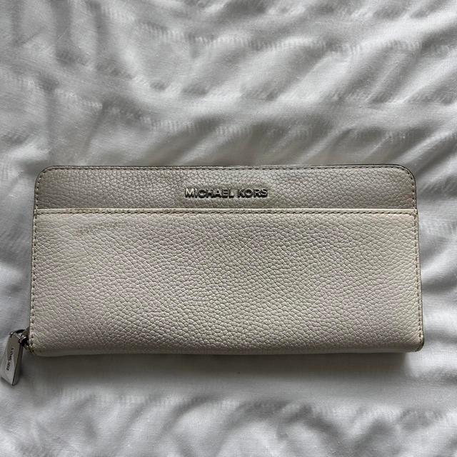 Michael Kors Women's Purses and pouches - White/Grey on Productcaster.