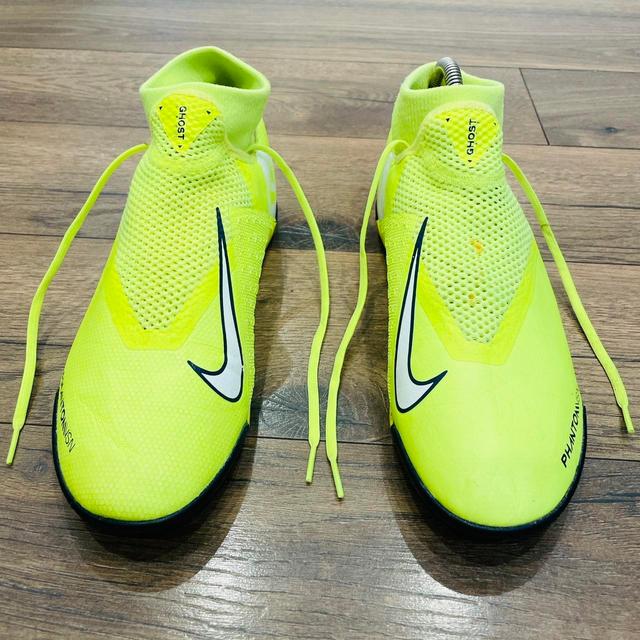 Nike Men's Trainers - Green/Yellow - UK 8 on Productcaster.