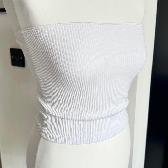 Urban Outfitters Women's Crop top - White - 14 on Productcaster.