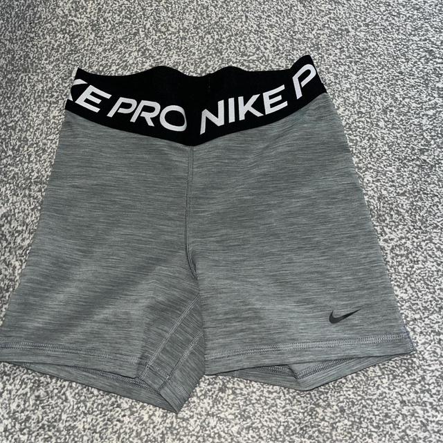 Nike Women's Shorts - Grey - M on Productcaster.