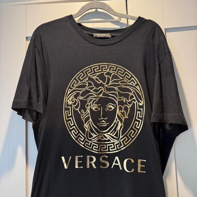 Versace Men's T-shirt - Black - M on Productcaster.