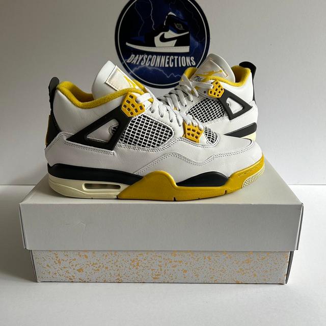 Jordan Men's Trainers - White/Yellow - UK 8.5 on Productcaster.