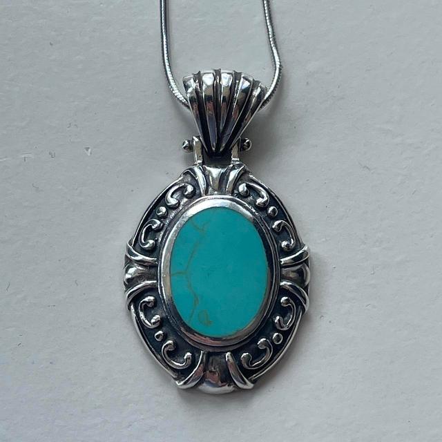 Preloved Women's Necklace - Silver/Blue on Productcaster.