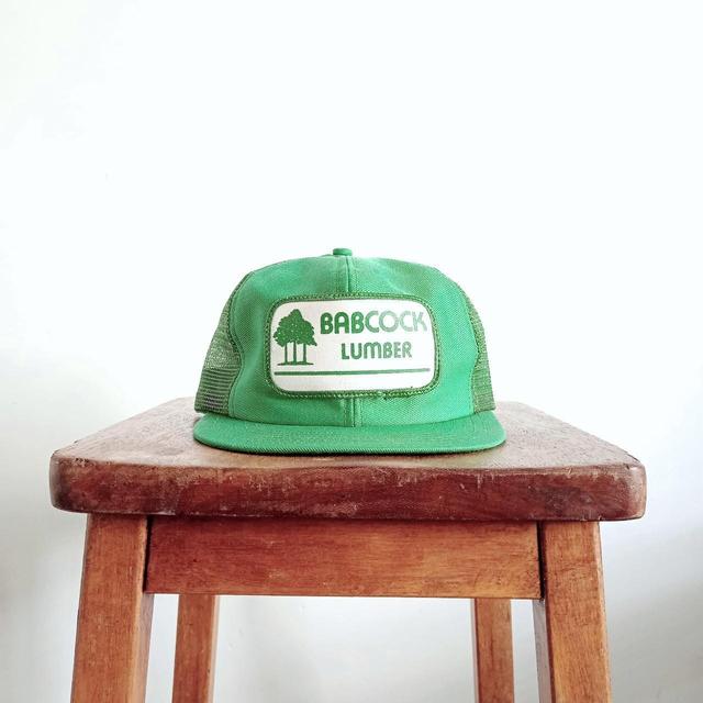 Vintage Men's Caps - White/Green on Productcaster.