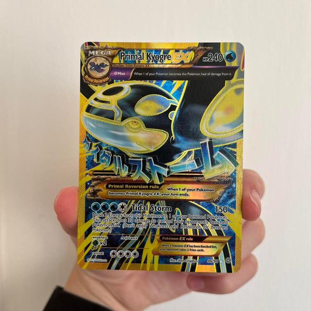 Pokémon Trading card - Gold/Navy on Productcaster.