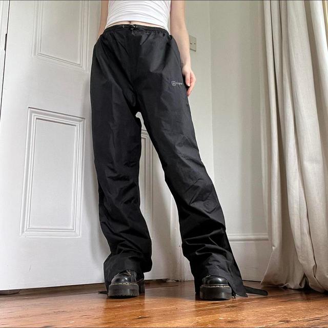 Vintage Women's Straight leg Cargo Trousers - Black - UK 8 on Productcaster.