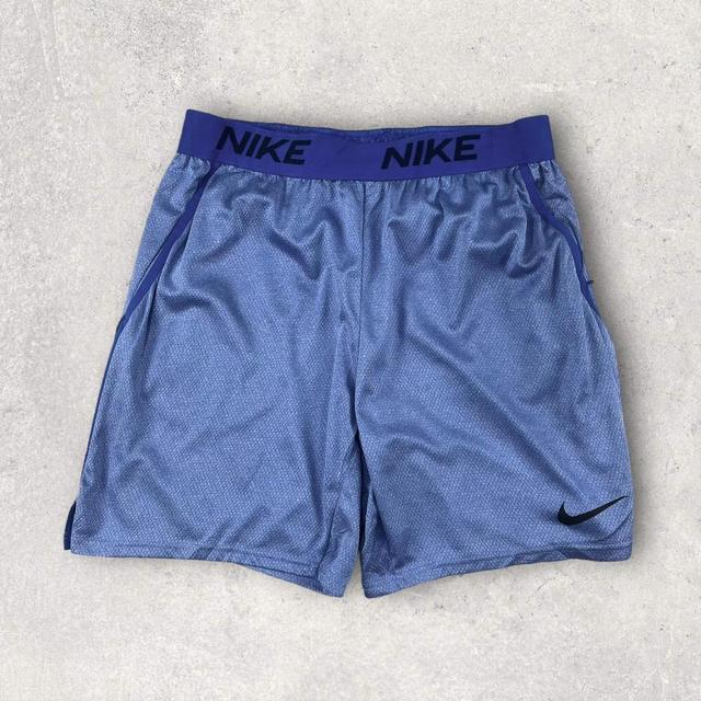 Nike Men's Shorts - Blue - L on Productcaster.